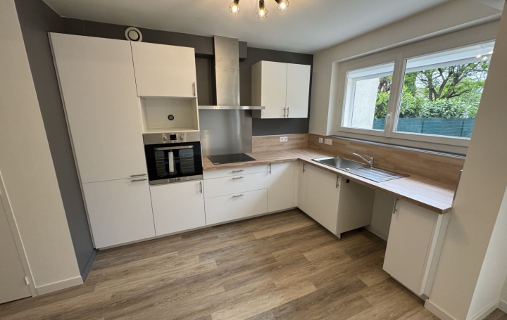 Maison ALBI (81000)  96 m2 990 € 