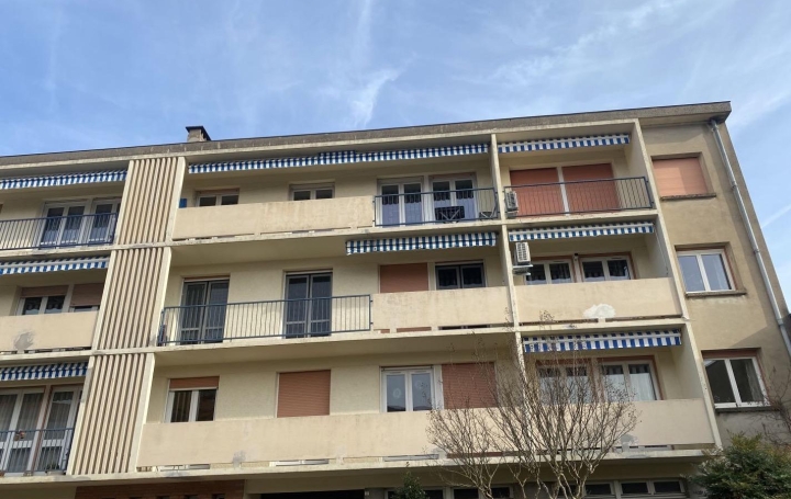 3 Pièces ALBI (81000)  82 m2 750 € 