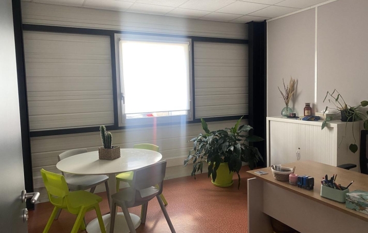 Local commercial ALBI (81000)  182 m2 1 890 € 