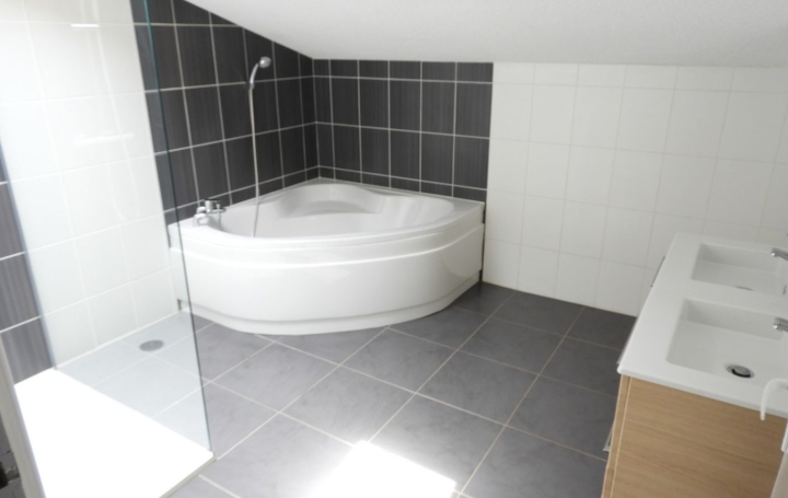 Maison LOMBERS (81120)  180 m2 1 000 € 