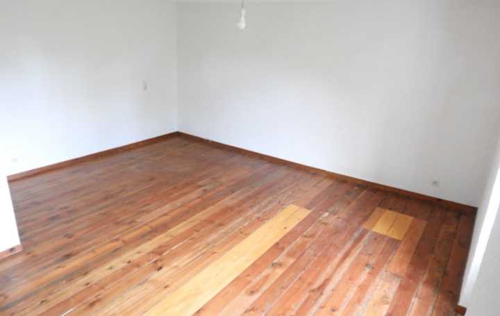 Maison LOMBERS (81120)  180 m2 1 000 € 