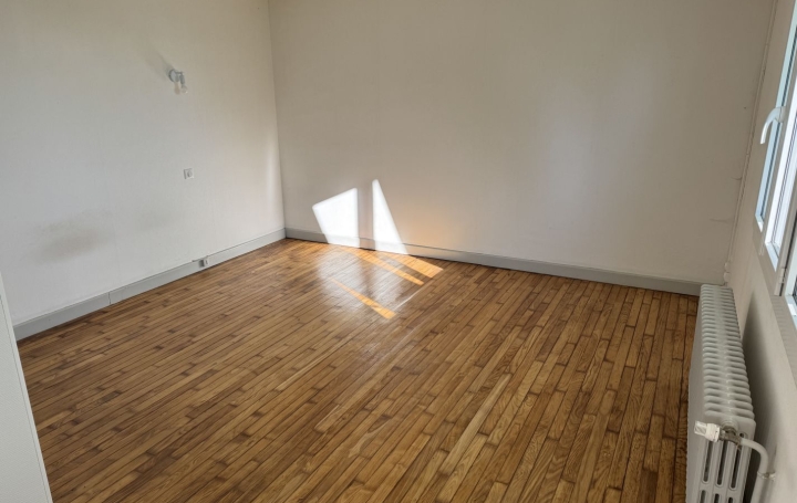 Maison REALMONT (81120)  265 m2 880 € 