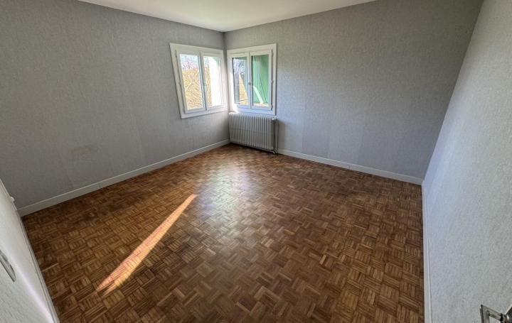 Maison REALMONT (81120)  265 m2 880 € 