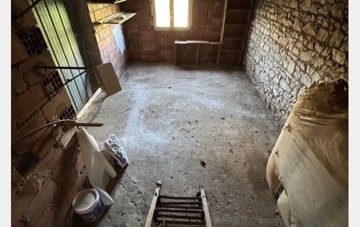 Maison REALMONT (81120)  265 m2 880 € 