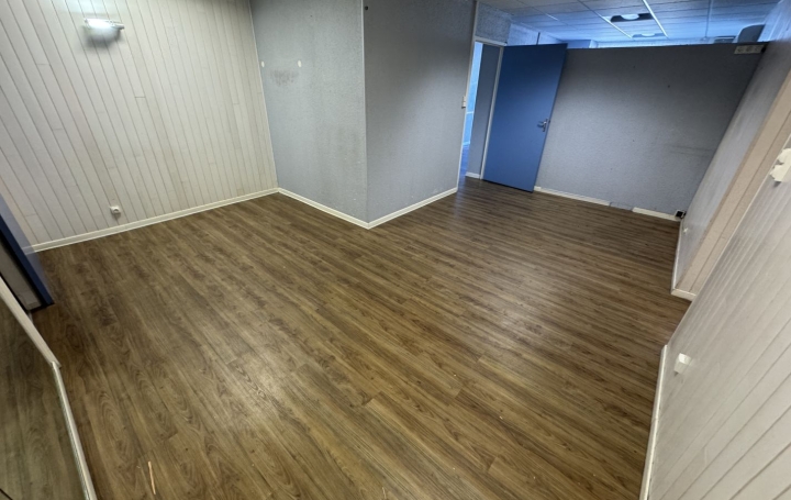 Local commercial PUYGOUZON (81990)  56 m2 600 € 