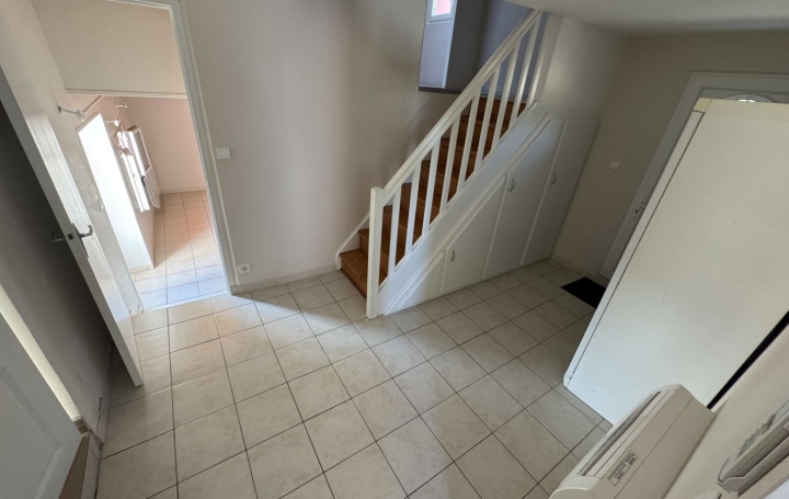 Maison TERRE-DE-BANCALIE (81120)  80 m2 670 € 