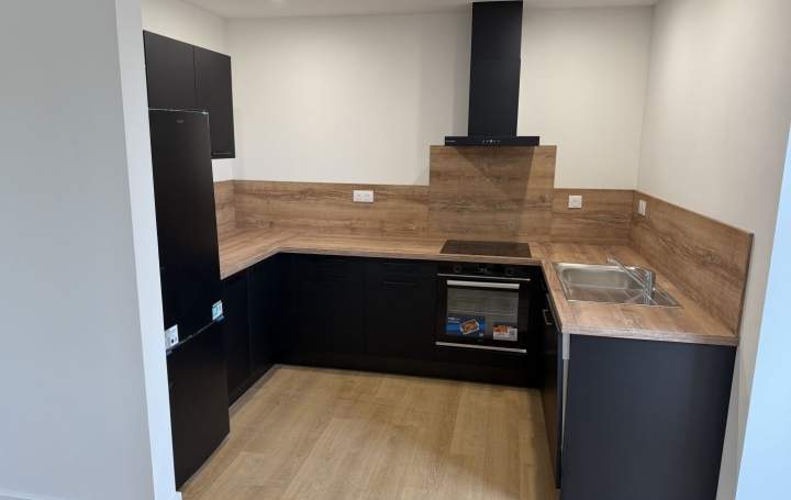 3 Pièces REALMONT (81120)  96 m2 875 € 