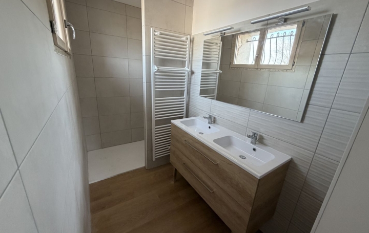 3 Pièces REALMONT (81120)  96 m2 875 € 