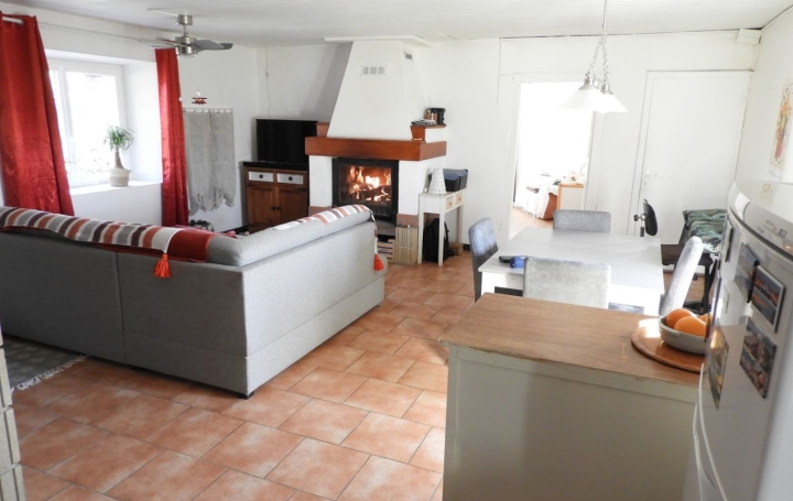 Maison TERRE-DE-BANCALIE (81120)  82 m2 670 € 