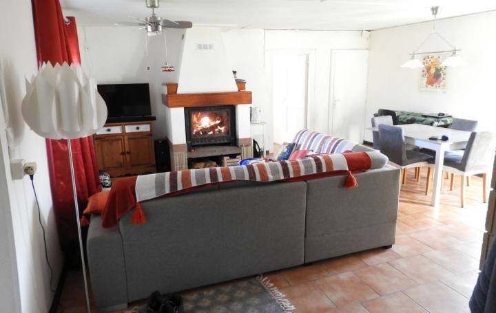 Maison TERRE-DE-BANCALIE (81120)  82 m2 670 € 