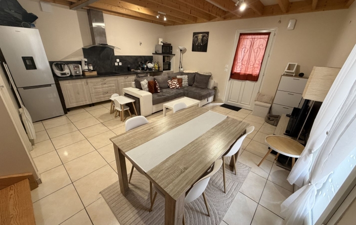 Maison de village VENES (81440)  64 m2 530 € 