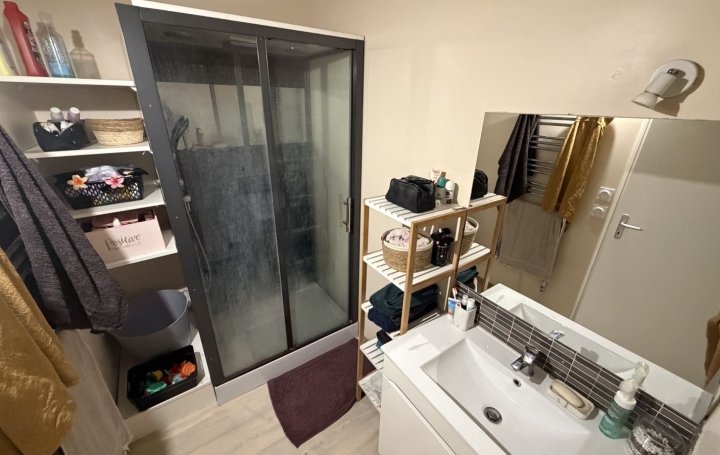 Maison de village VENES (81440)  64 m2 530 € 