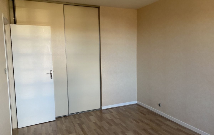 3 Pièces ALBI (81000)  97 m2 750 € 