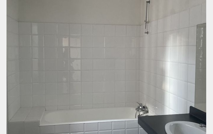 3 Pièces ALBI (81000)  97 m2 750 € 