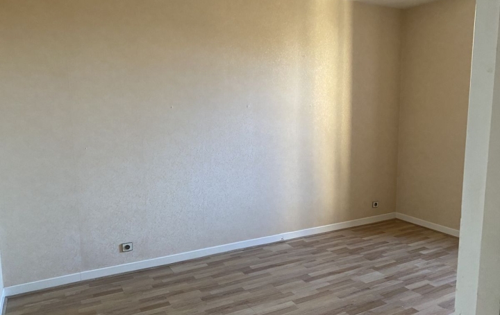 3 Pièces ALBI (81000)  97 m2 750 € 