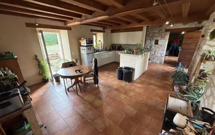 Maison MONTDRAGON (81440)  174 m2 1 250 € 