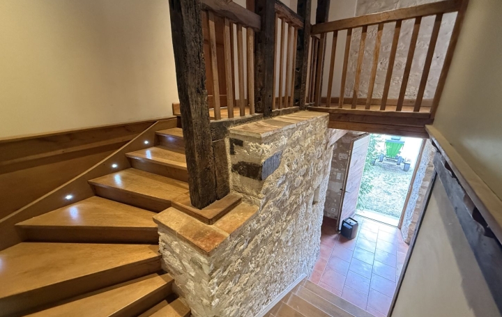 Maison MONTDRAGON (81440)  174 m2 1 250 € 