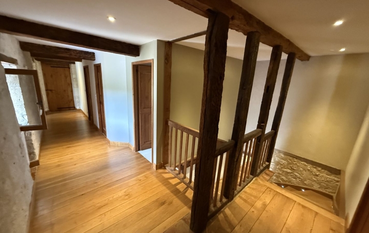 Maison MONTDRAGON (81440)  174 m2 1 250 € 
