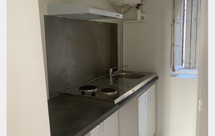 Studio ALBI (81000)  16 m2 400 € 
