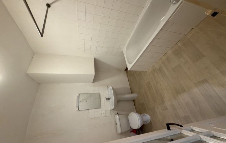 1 Pièce REALMONT (81120)  40 m2 350 € 