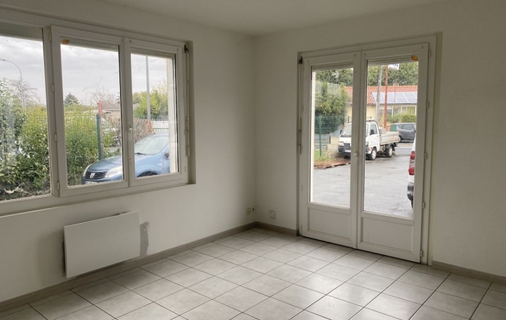 Local commercial SAINT-JUERY (81160)  75 m2 700 € 