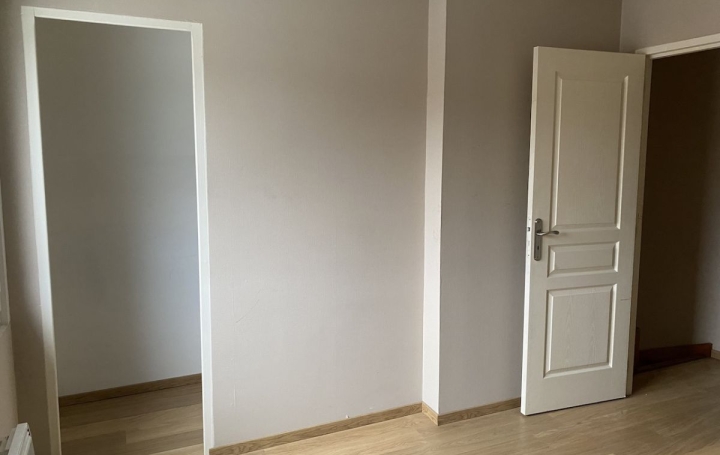 Local commercial SAINT-JUERY (81160)  75 m2 700 € 