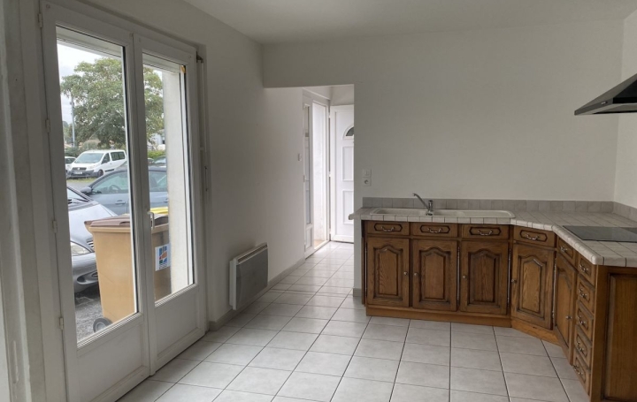 Local commercial SAINT-JUERY (81160)  75 m2 700 € 
