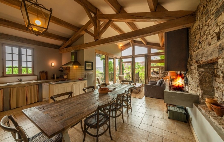 Réseau Immo-diffusion : Maison  CORDES-SUR-CIEL  198 m2 465 000 € 