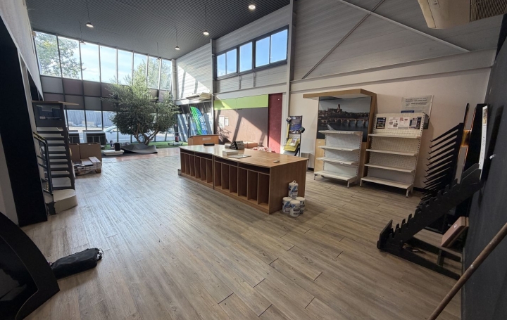 Local commercial PUYGOUZON (81990)  600 m2 475 000 € 