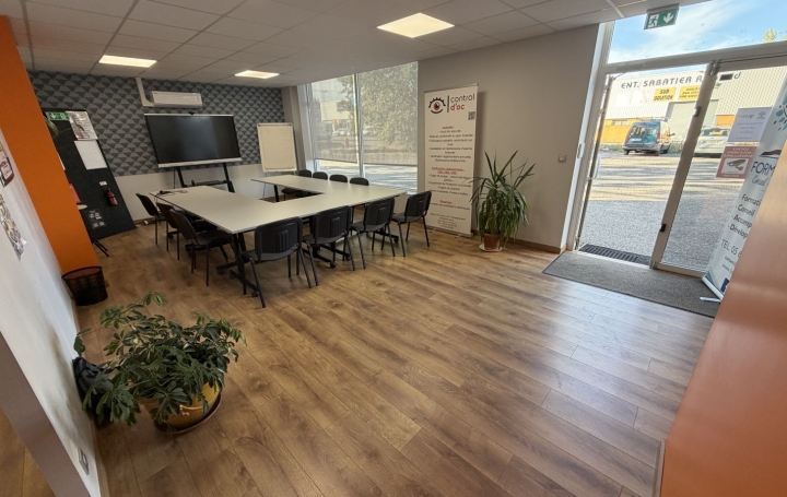 Local commercial PUYGOUZON (81990)  600 m2 475 000 € 