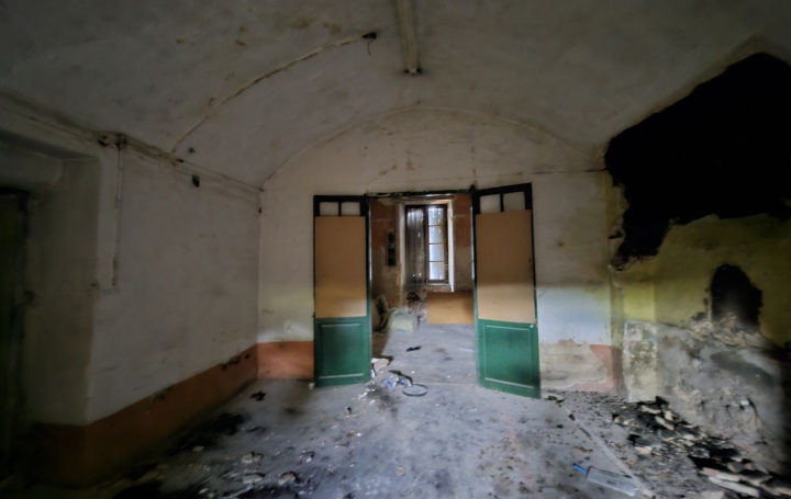 4 Pièces BAGNOLS-SUR-CEZE (30200)  70 m2 74 800 € 