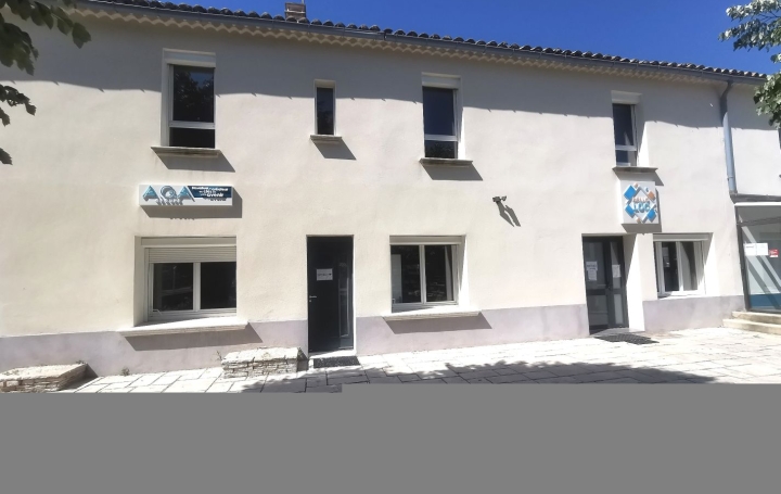 Local d'activité BAGNOLS-SUR-CEZE (30200)  347 m2 550 000 € 