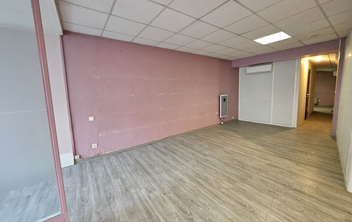 Local commercial BAGNOLS-SUR-CEZE (30200)  51 m2 75 000 € 