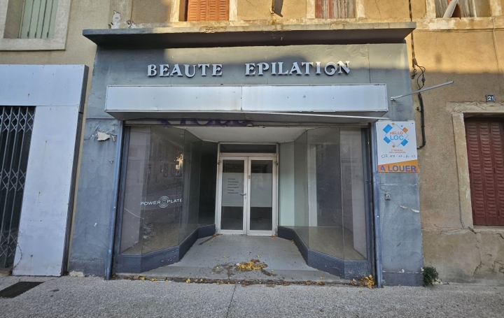 Local commercial BAGNOLS-SUR-CEZE (30200)  51 m2 75 000 € 