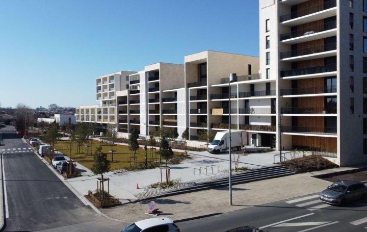 Réseau Immo-diffusion : Appartement P4  BRUGES  141 m2 635 000 € 