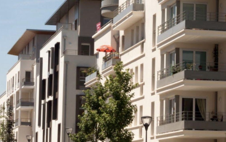 Réseau Immo-diffusion : Appartement P2  LE HAILLAN  45 m2 180 600 € 
