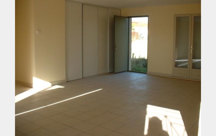 Réseau Immo-diffusion : Maison  PRECHAC  81 m2 650 € 