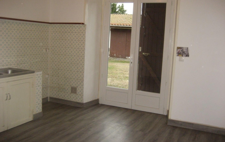 Maison SAINT-MAGNE (33125)  94 m2 692 € 
