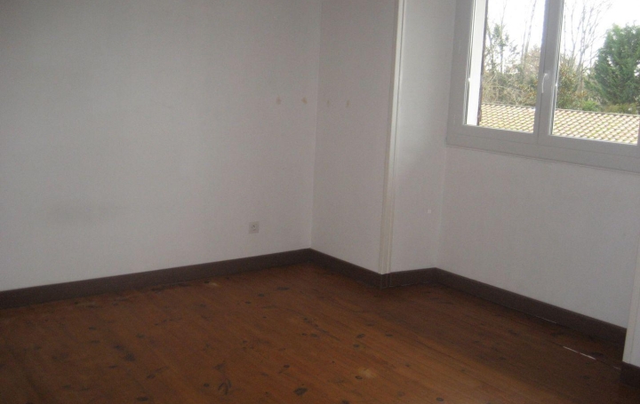 Maison SAINT-MAGNE (33125)  94 m2 692 € 