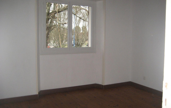 Maison SAINT-MAGNE (33125)  94 m2 692 € 