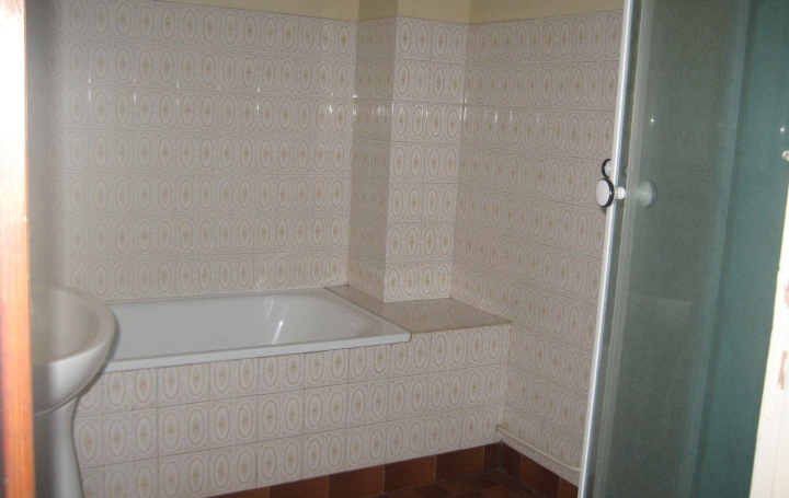 Maison SAINT-MAGNE (33125)  94 m2 692 € 
