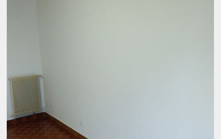 Maison SAINT-MAGNE (33125)  103 m2 730 € 