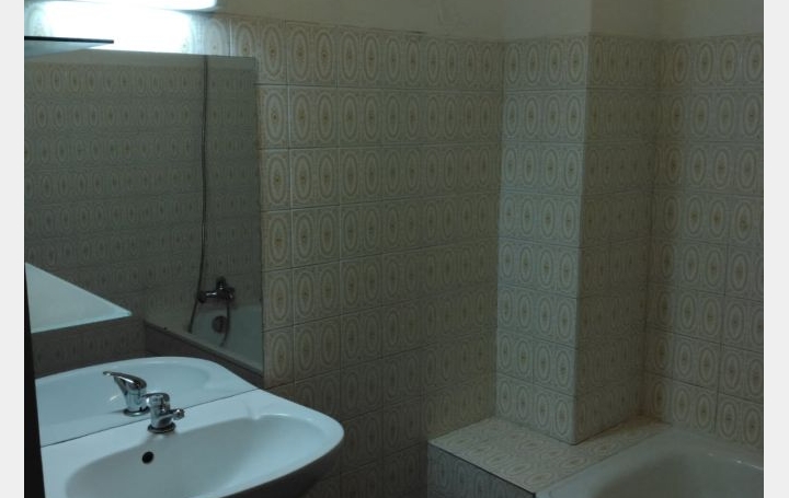 Maison SAINT-MAGNE (33125)  103 m2 730 € 