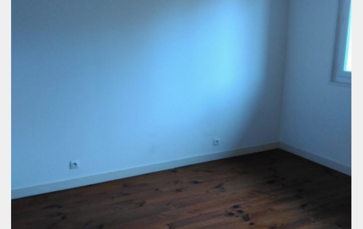 Maison SAINT-MAGNE (33125)  103 m2 730 € 