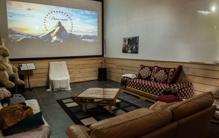 Maison SAINT-PIERRE-D'AURILLAC (33490)  373 m2 323 000 € 