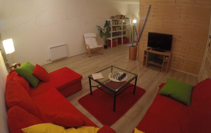 Maison SAINT-PIERRE-D'AURILLAC (33490)  373 m2 323 000 € 