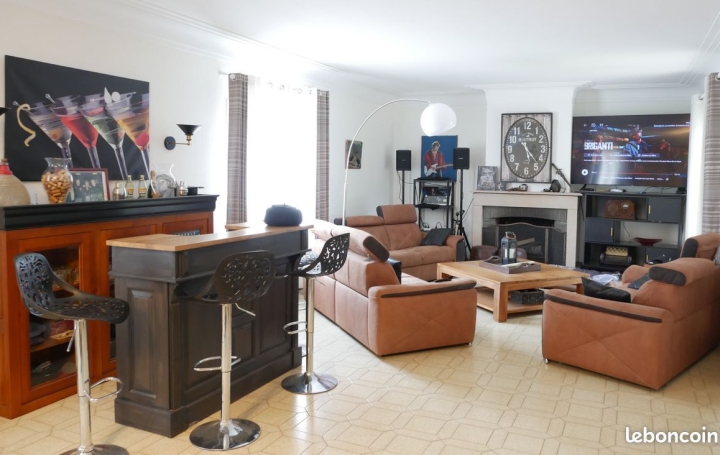 Maison CUDOS (33430)  190 m2 322 000 € 