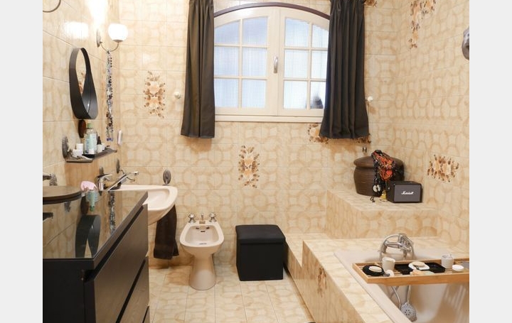 Maison CUDOS (33430)  190 m2 322 000 € 