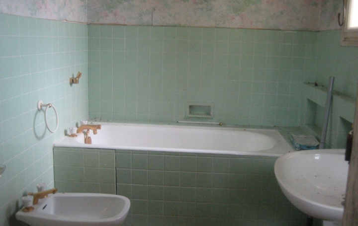 Maison BAZAS (33430)  120 m2 140 000 € 