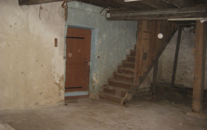 Maison NOAILLAN (33730)  172 m2 160 000 € 